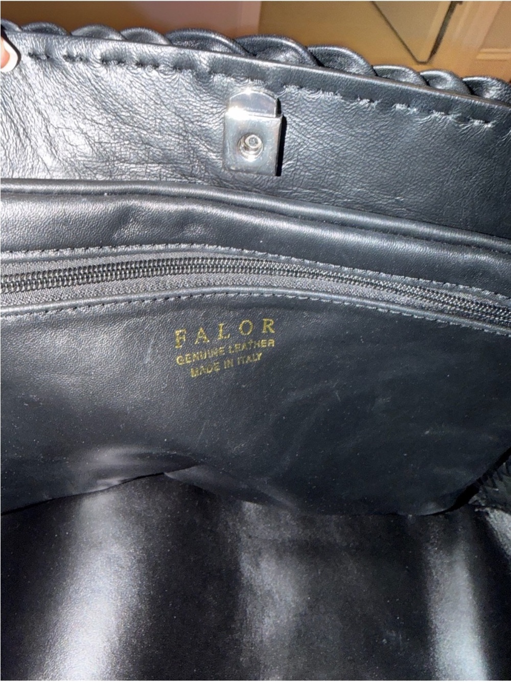 New with tags Falor Italian Leather Tote! - Picture 3 of 8